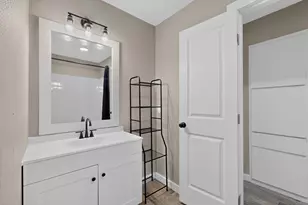 926 SE 3rd St, Grand Prairie, TX 75051 - Photo 12
