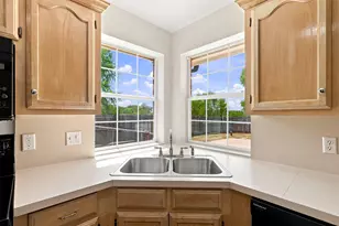 6922 Sayle St, Greenville, TX 75402 - Photo 14