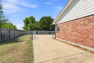 6922 Sayle St, Greenville, TX 75402 - Photo 24