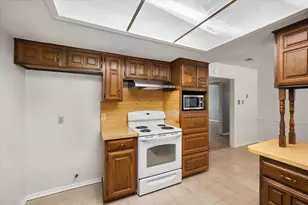 729 NW Charlyne Dr, Burleson, TX 76028 - Photo 16