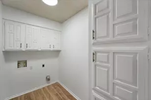 729 NW Charlyne Dr, Burleson, TX 76028 - Photo 28