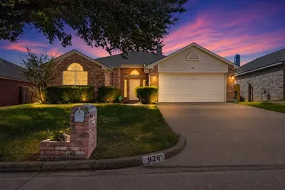 926 Wintercrest Court, Arlington, TX 76017 - Photo 1