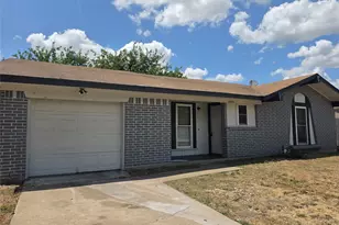 2605 Arlington Ln, Lancaster, TX 75134 - Photo 2