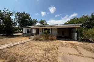 1305 W 11th St, McGregor, TX 76657 - Photo 2
