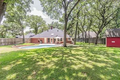 3901 Echo Hill Court, Arlington, TX 76001 - Photo 8