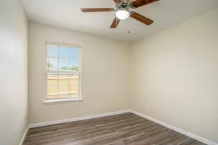 2200 Brookes St, Fort Worth, TX 76105 - Photo 4
