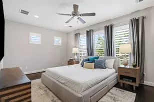 644 E Bluff St, Fort Worth, TX 76102 - Photo 12