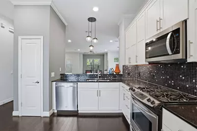 644 E Bluff Street, Fort Worth, TX 76102 - Photo 6