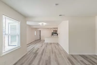 426 NE 29th Street, Grand Prairie, TX 75050 - Photo 6