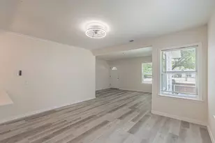 426 NE 29th St, Grand Prairie, TX 75050 - Photo 8