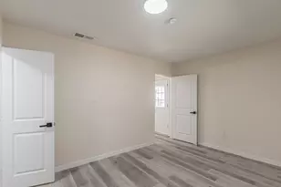 426 NE 29th St, Grand Prairie, TX 75050 - Photo 16