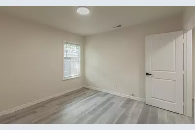 426 NE 29th Street, Grand Prairie, TX 75050 - Photo 22
