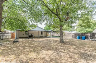 426 NE 29th St, Grand Prairie, TX 75050 - Photo 36
