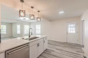426 NE 29th St, Grand Prairie, TX 75050 - Photo 14