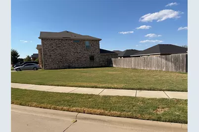 1808 Creekwood Drive, Cleburne, TX 76033 - Photo 2