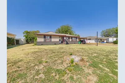 711 West Avenue, Electra, TX 76360 - Photo 2