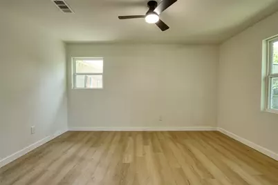 729 Oakwood Avenue, Hurst, TX 76053 - Photo 14