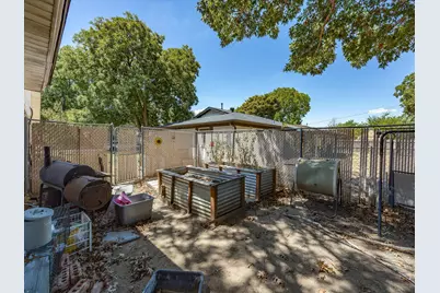 100 NW Jill Ann Drive, Burleson, TX 76028 - Photo 34