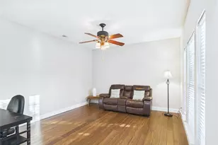4503 Queenswood Dr, Grand Prairie, TX 75052 - Photo 8