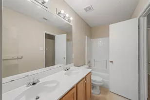 5225 Newcastle Ln, Fort Worth, TX 76135 - Photo 16