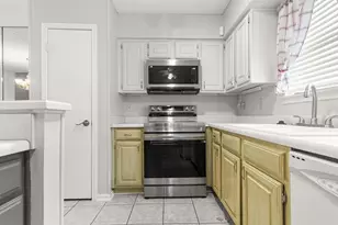 1201 Calico Ln, Arlington, TX 76011 - Photo 10