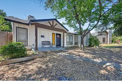 3825 Eugene Court N, Irving, TX 75062 - Photo 2