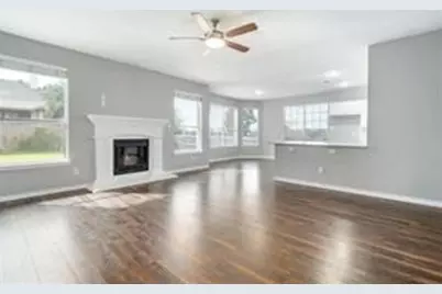 7822 Corona Court, Arlington, TX 76002 - Photo 4