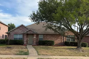 121 Hunters Tr, Red Oak, TX 75154 - Photo 1