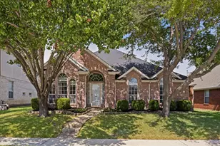 1697 Castle Rock Dr, Lewisville, TX 75077 - Photo 2