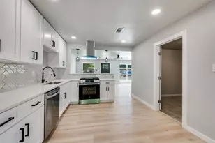 5517 Cottey St, Fort Worth, TX 76119 - Photo 8