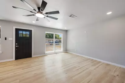 5517 Cottey Street, Fort Worth, TX 76119 - Photo 4