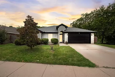 5505 Gessner Court, Arlington, TX 76018 - Photo 2