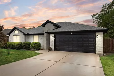 5505 Gessner Court, Arlington, TX 76018 - Photo 4