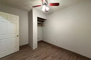 902 Milky Way, Garland, TX 75040 - Photo 16