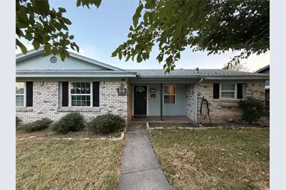 902 Milky Way, Garland, TX 75040 - Photo 2