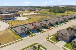 15736 Redgrave Dr, Fort Worth, TX 76247 - Photo 32