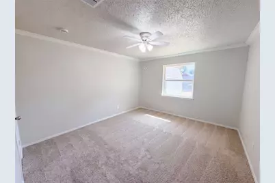 1208 Hillcrest Drive, Euless, TX 76039 - Photo 4