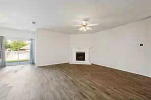 608 Mesa Ridge Ct, Arlington, TX 76002 - Photo 2