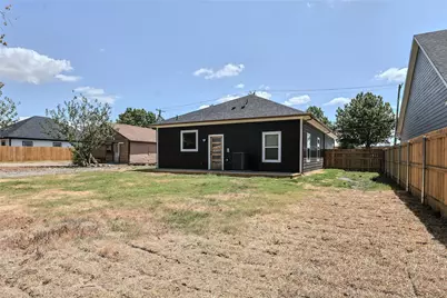 609 N Getzendaner Avenue, Waxahachie, TX 75165 - Photo 2