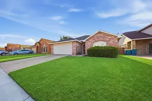 737 Nelson Dr, Cedar Hill, TX 75104 - Photo 2
