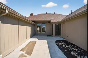 2229 Country Valley Rd, Garland, TX 75041 - Photo 2