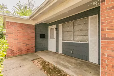 7412 Meadowcrest Drive, Fort Worth, TX 76112 - Photo 4