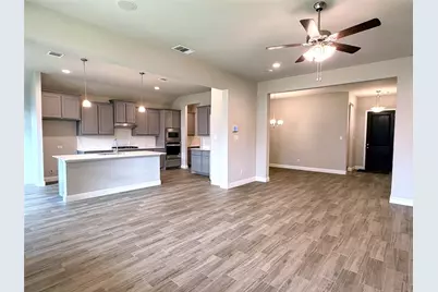 1113 Whispering Hill Drive, Mansfield, TX 76063 - Photo 8