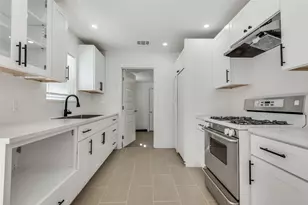 412 E 8th St, Irving, TX 75060 - Photo 12
