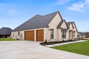 132 Willow Oak Dr, Krugerville, TX 76227 - Photo 2