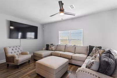 7616 Lumberjack Lane, Fort Worth, TX 76120 - Photo 6