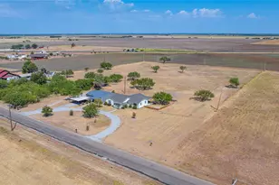 390 Mesquite Ln, Abilene, TX 79601 - Photo 2