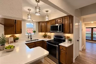 2525 Shady Ridge Dr, Bedford, TX 76021 - Photo 2