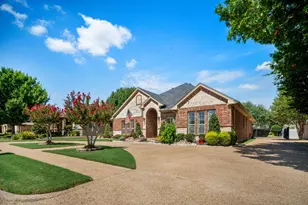 811 Amherst Dr, Waxahachie, TX 75165 - Photo 2