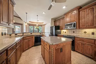 811 Amherst Dr, Waxahachie, TX 75165 - Photo 8